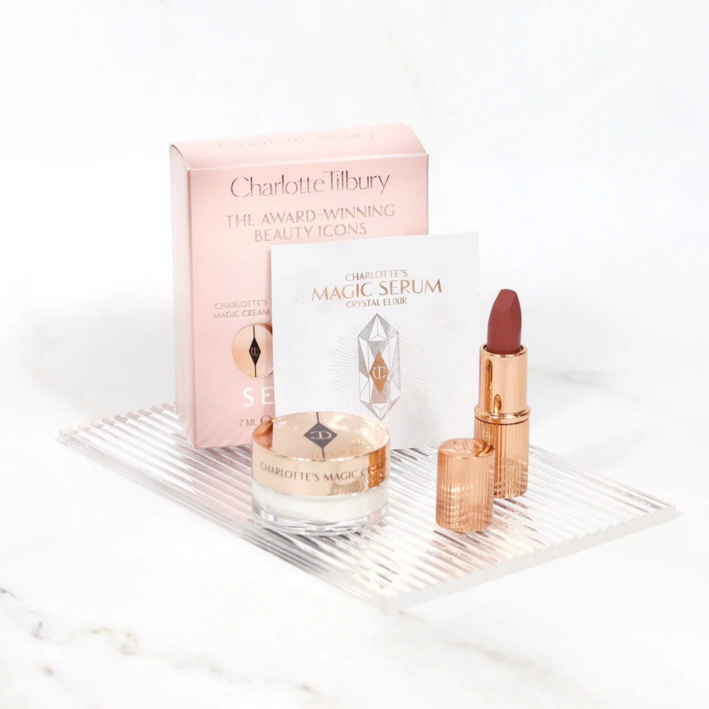 Set THE AWARD WINNING BEAUTY ICONS CHARLOTTE TILBURY