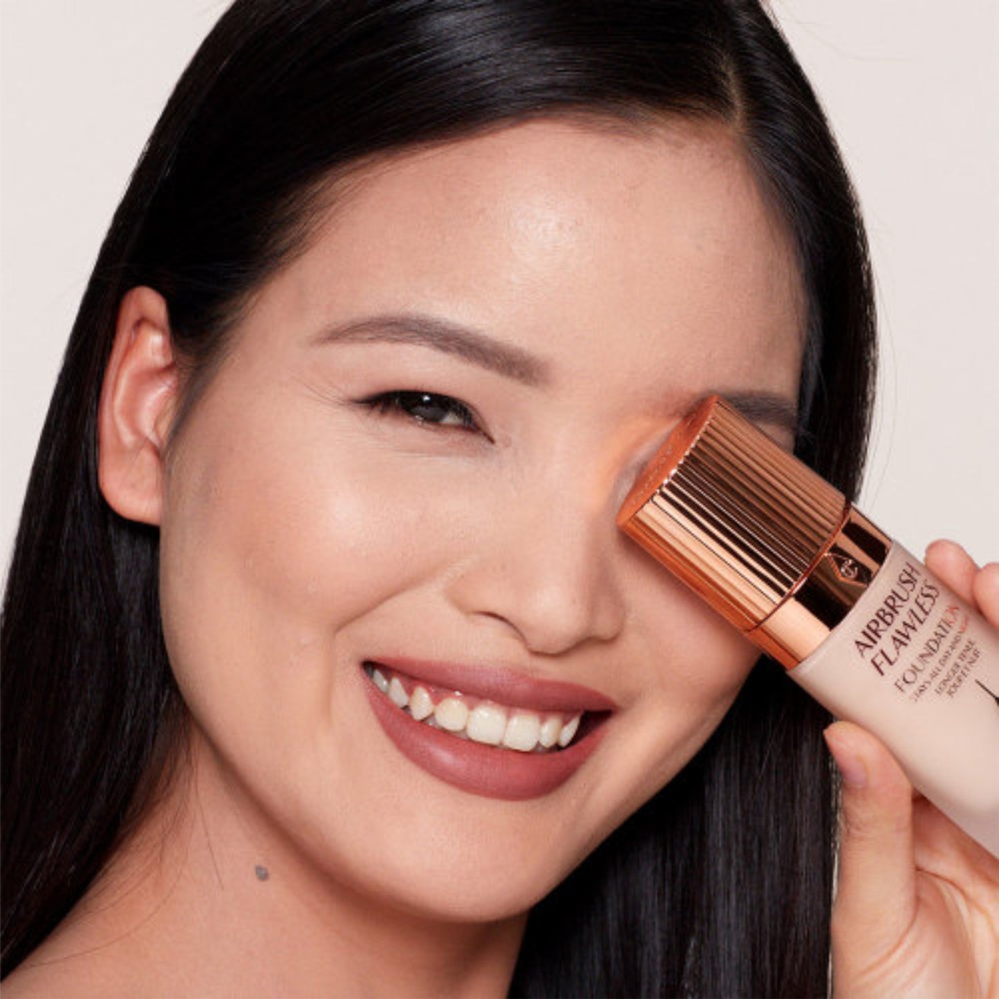Base de Maquillaje AIRBRUSH FLAWLESS LONGWEAR FOUNDATION CHARLOTTE TILBURY