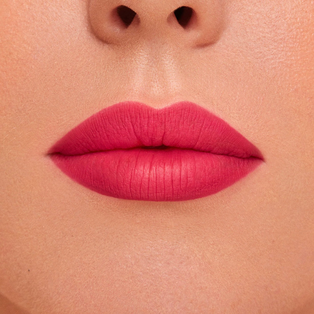 Delineador de precisión SHE'S HARD TO GET PATRICK TA