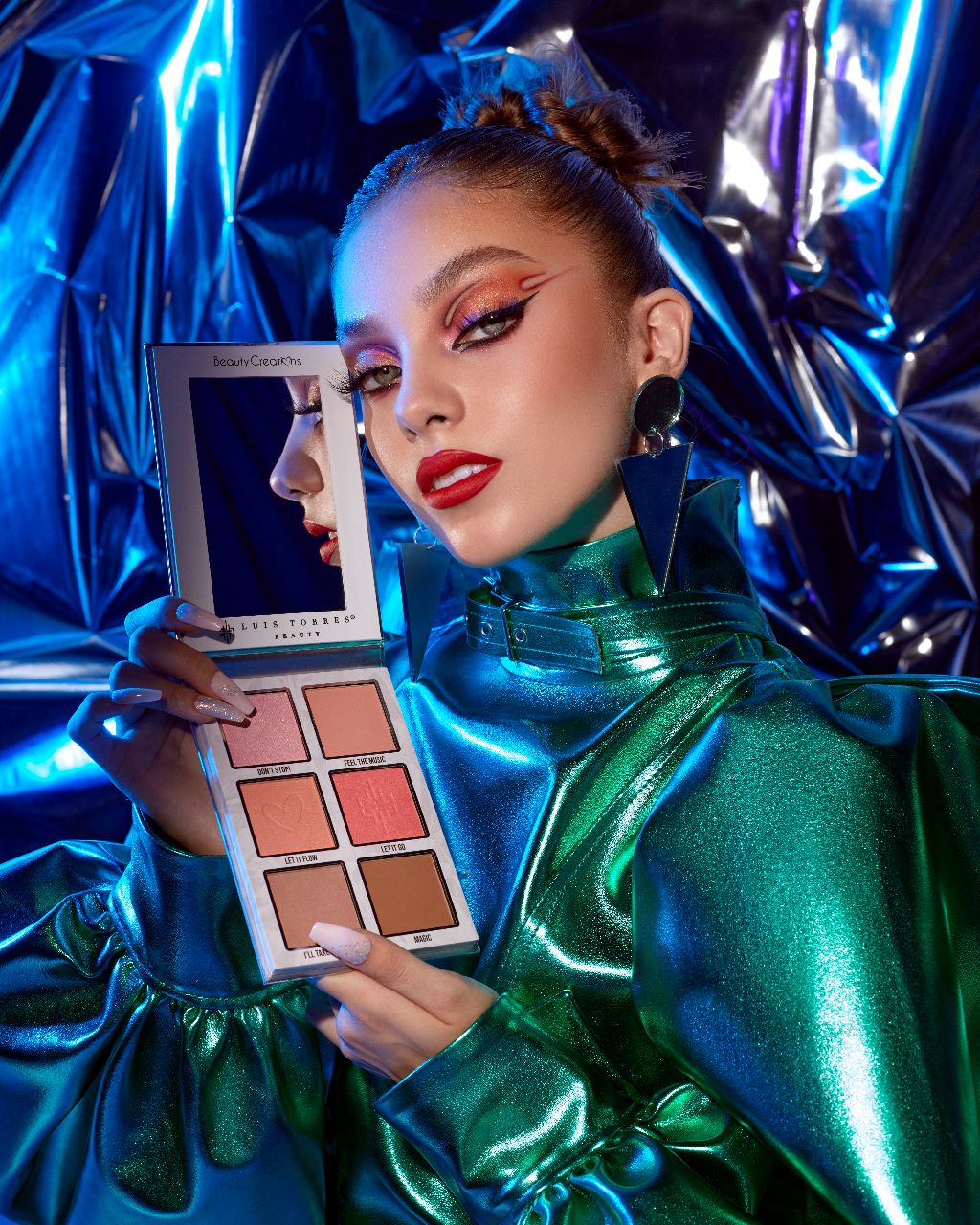 Paleta de Rostro LUIS TORRES VOL 2 IT'S A VIBE FACE PALETTE BEAUTY CREATIONS
