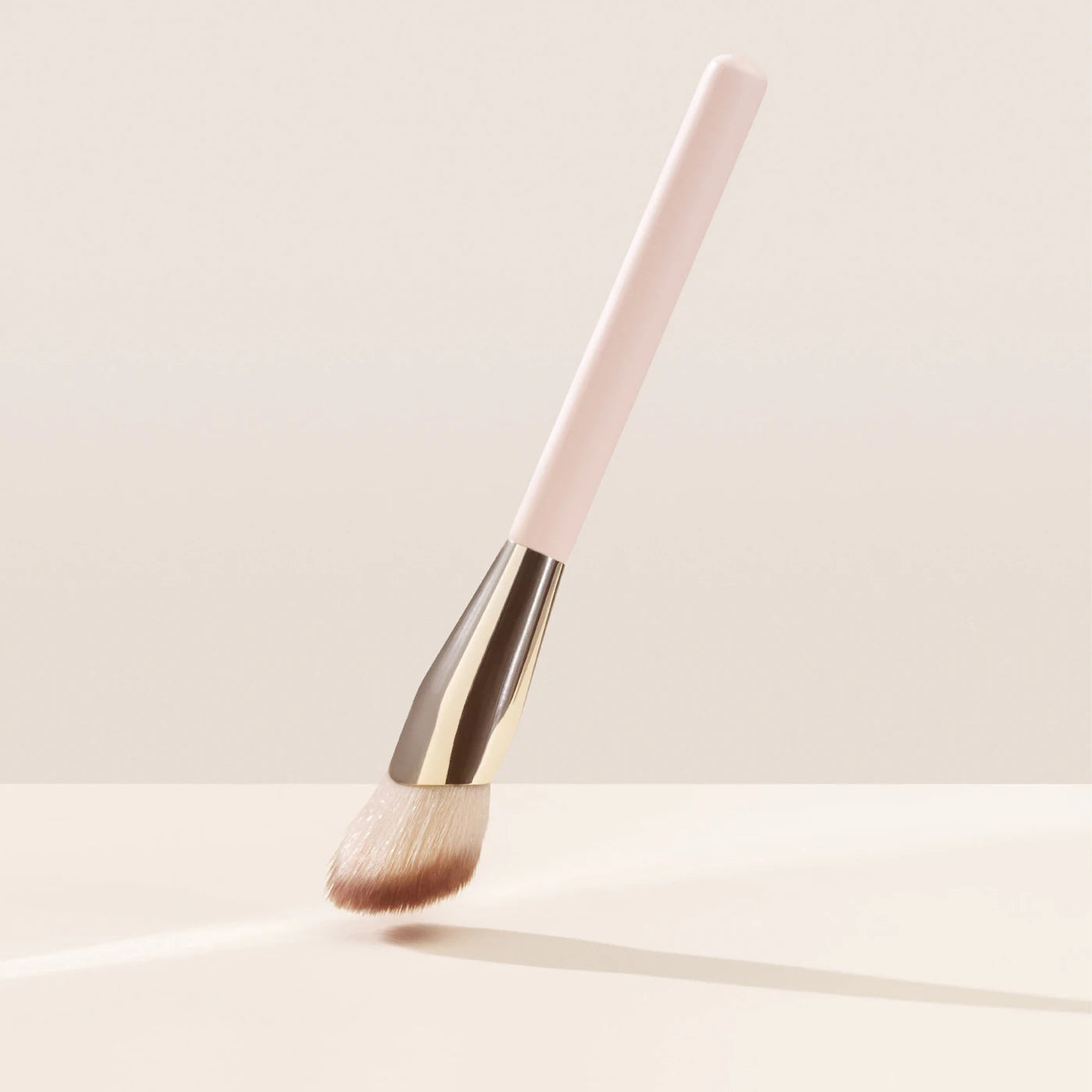 Brocha Soft Pinch Blush RARE BEAUTY