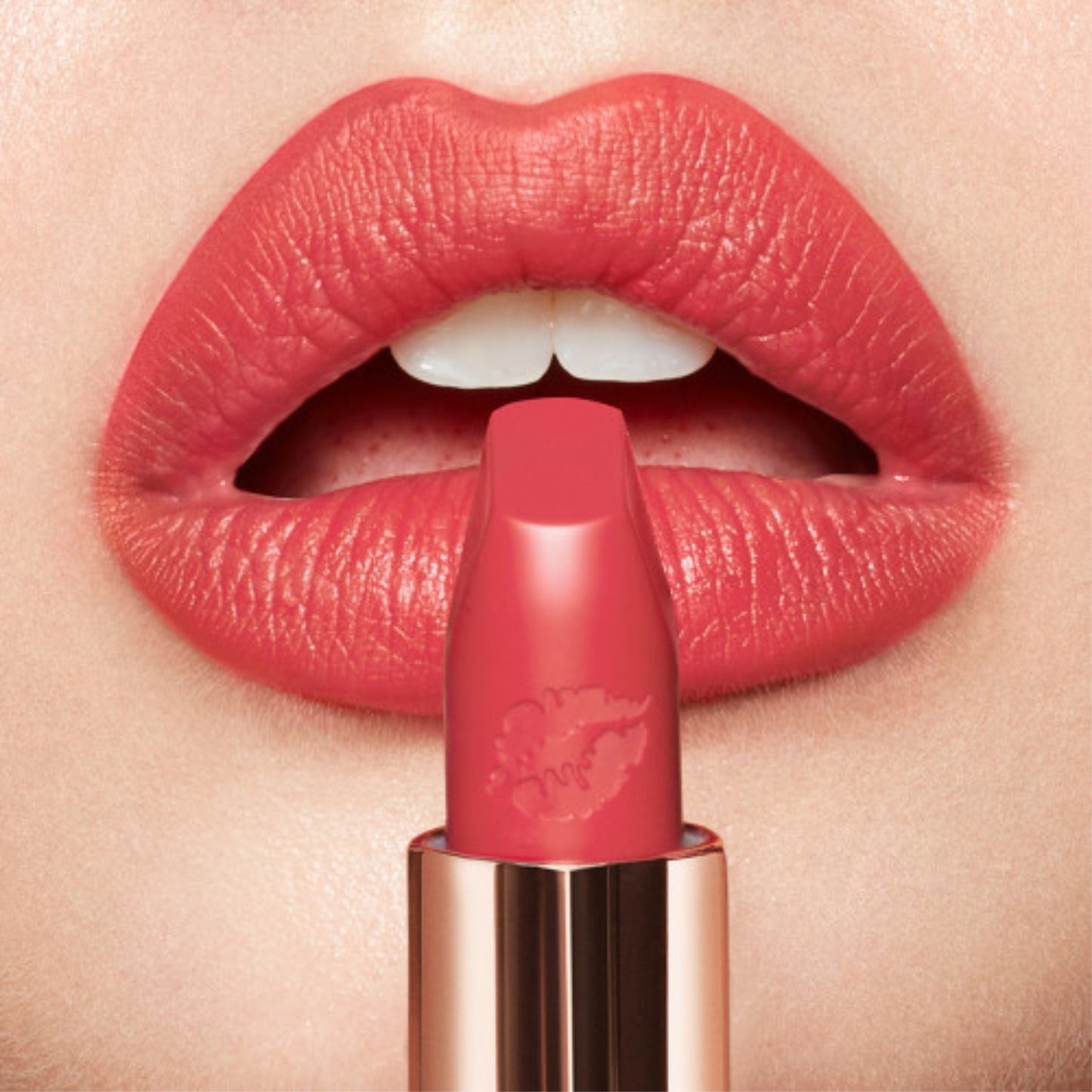 Labial en Barra HOT LIPS CARINAS STAR CHARLOTTE TILBURY