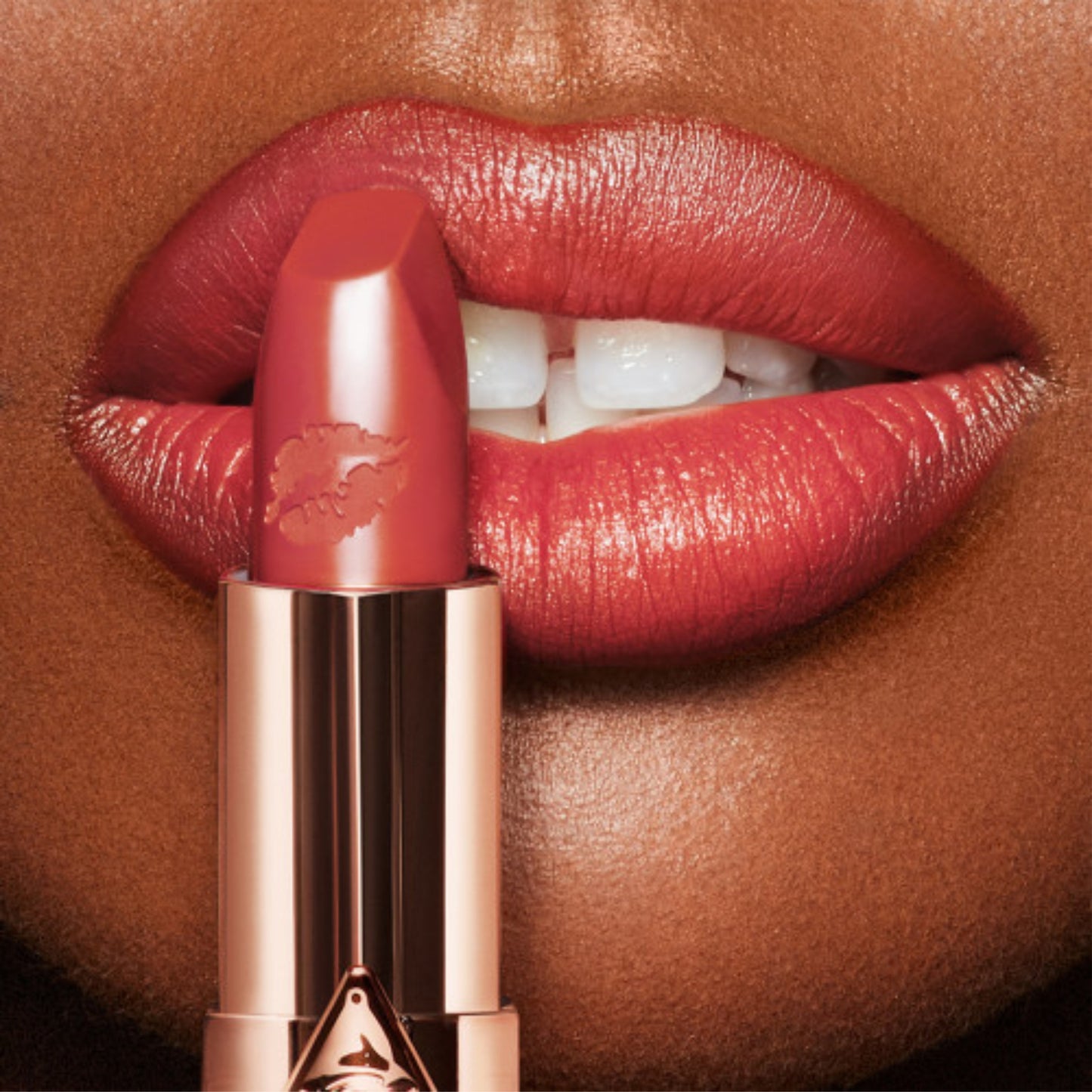 Labial en Barra HOT LIPS CARINAS STAR CHARLOTTE TILBURY