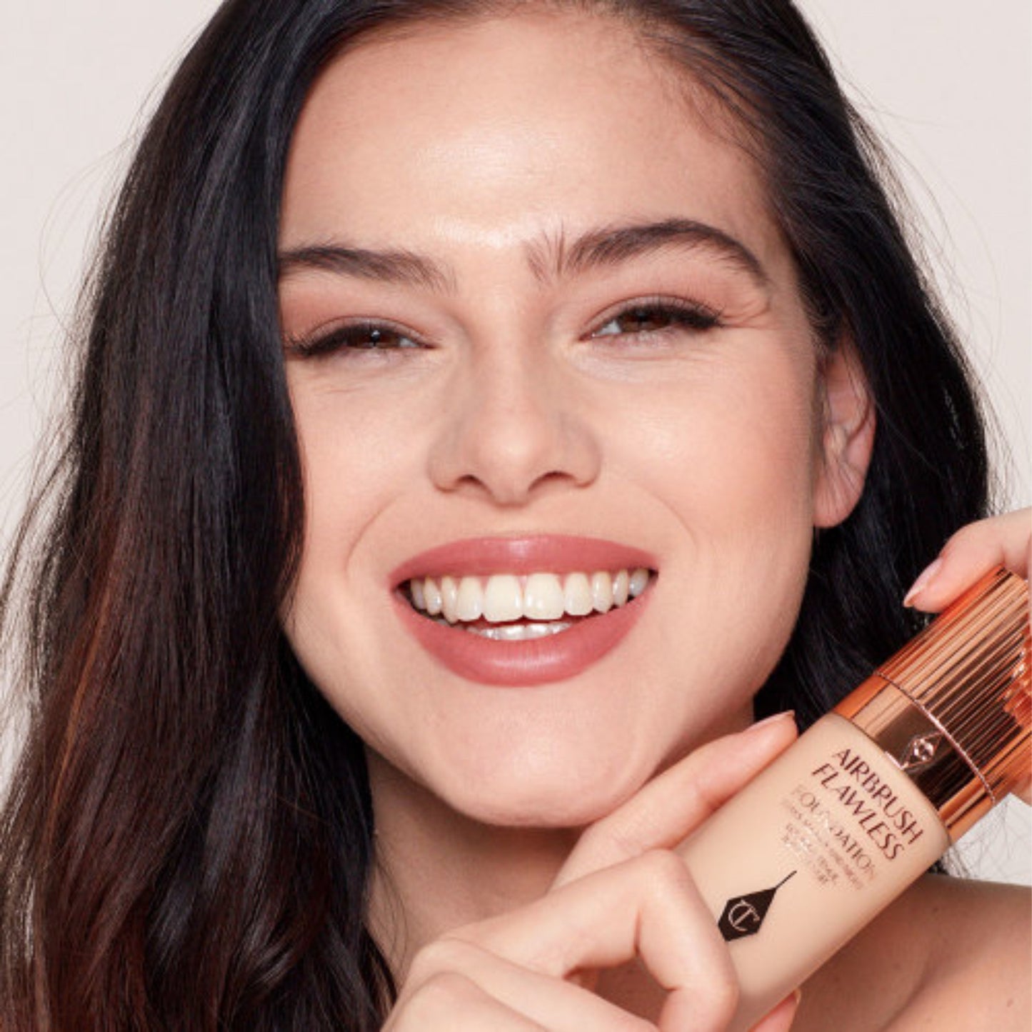 Base de Maquillaje AIRBRUSH FLAWLESS 4 WARM CHARLOTTE TILBURY