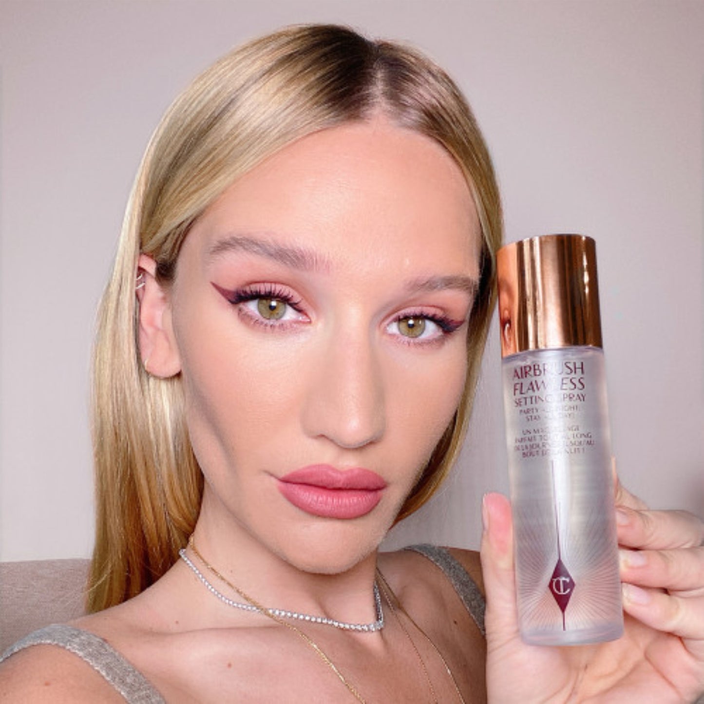 Fijador AIRBRUSH FLAWLESS SETTING SPRAY MINI CHARLOTTE TILBURY
